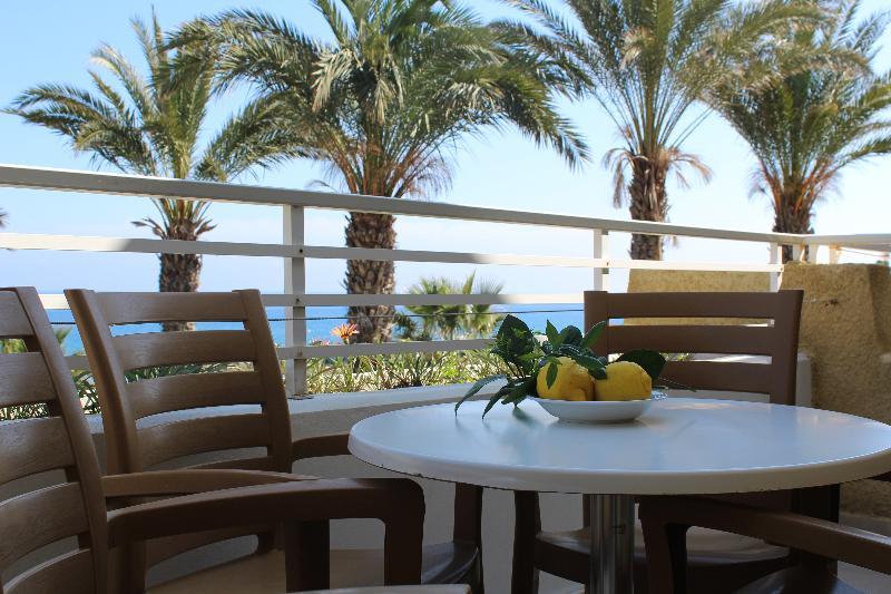 Myroandrou Beach Hotel Apartments Pernera Zewnętrze zdjęcie